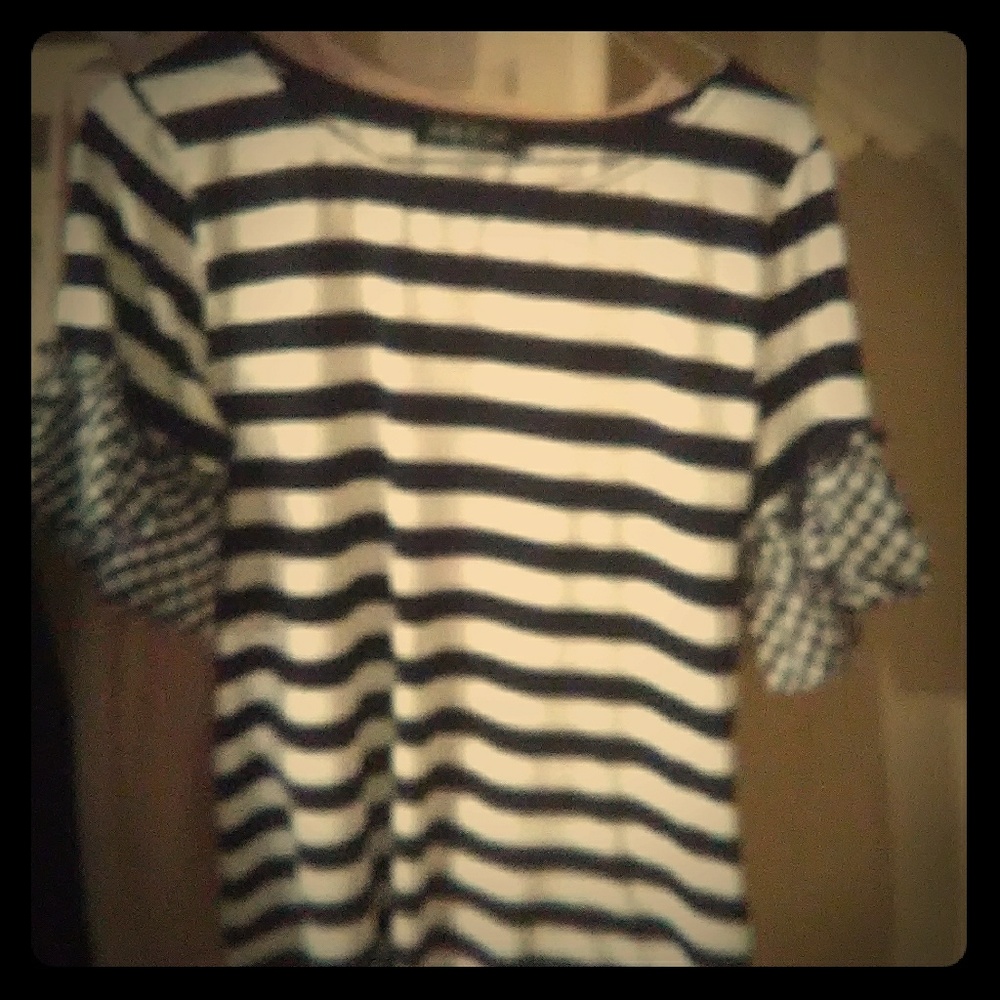 Womens size med shirt